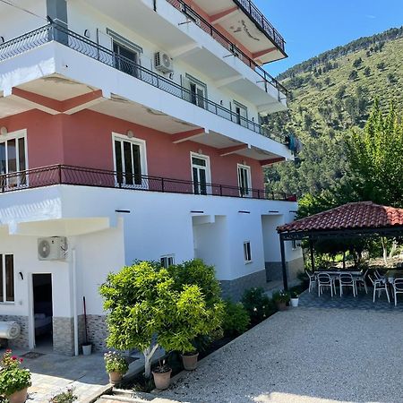 Villa Deart Berat Bagian luar foto